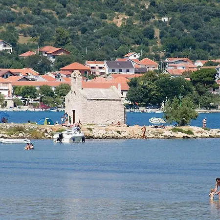Two-bedroom In Apartamento Petrčane